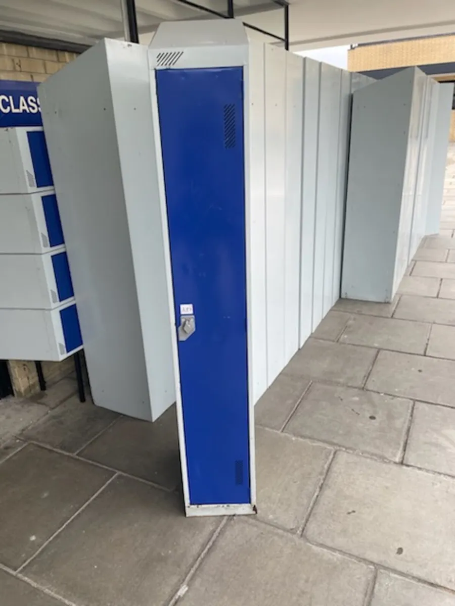 Single door lockers second hand