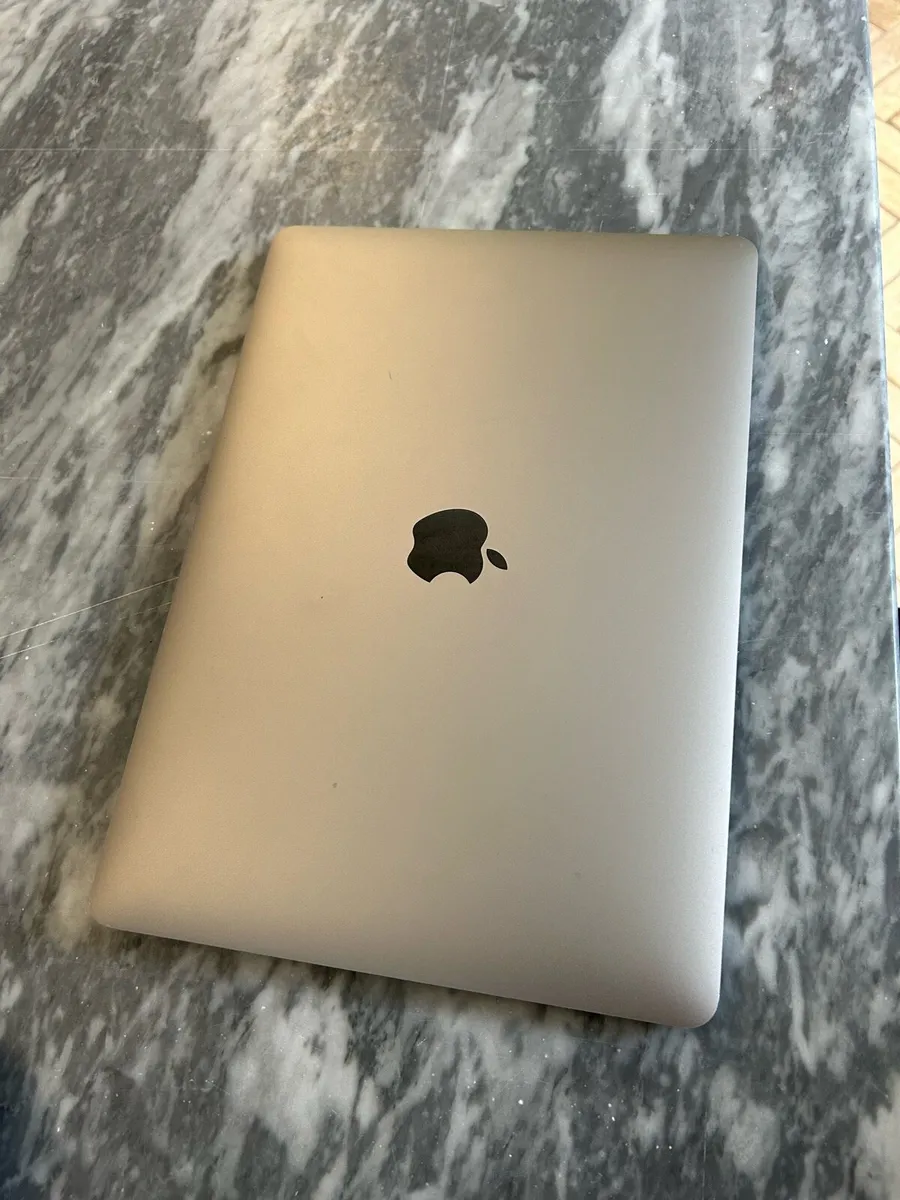MacBook Air 2019 - Image 3
