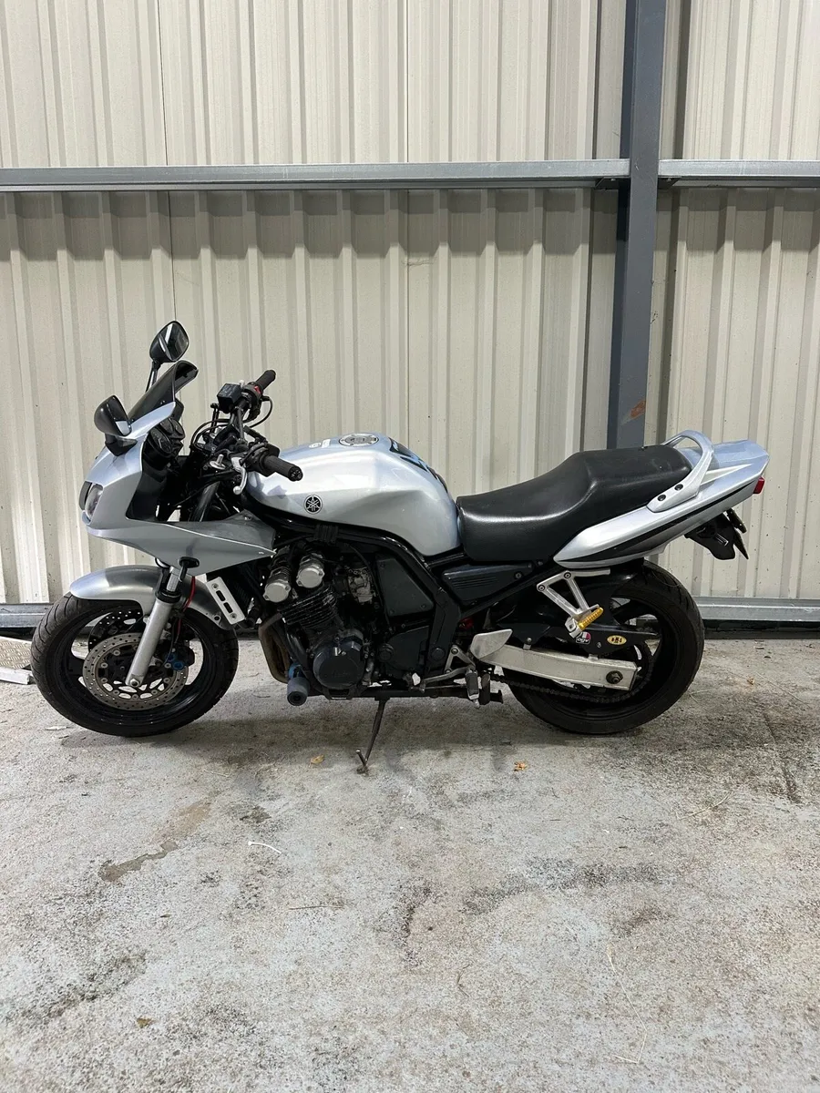 03 Yamaha fazer 600 - Image 2