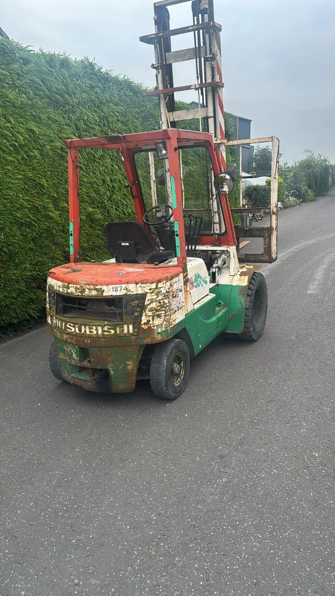 2.5 ton diesel forklift - Image 3