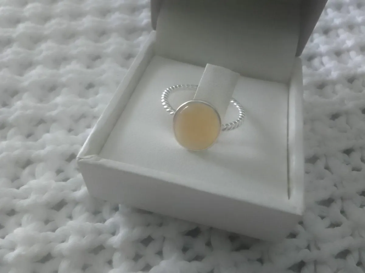 STERLING SILVER BUTTERSCOTCH AMBER RING SIZE M - Image 2