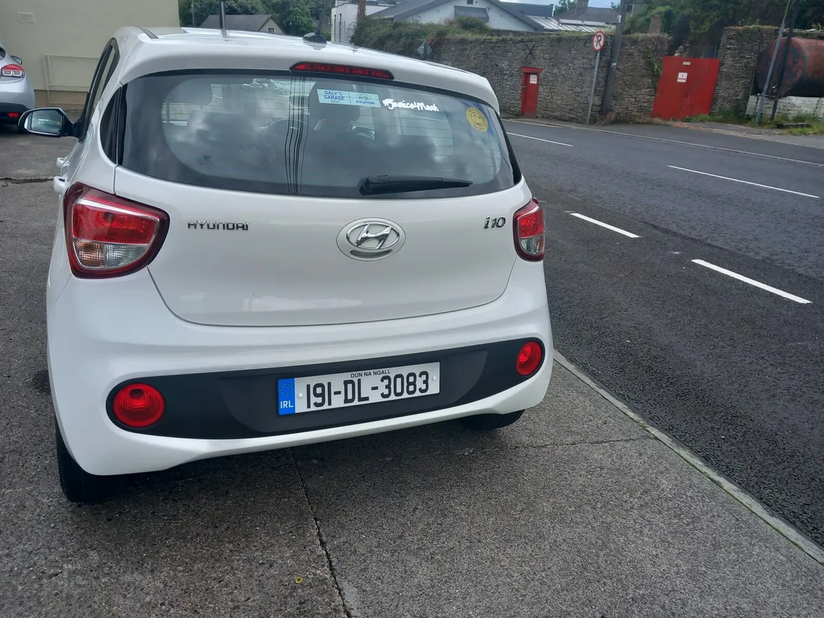 2019 Hyundai i10 classic - Image 2