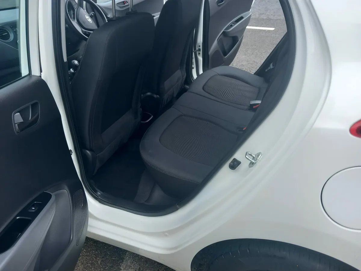 2019 Hyundai i10 classic - Image 4