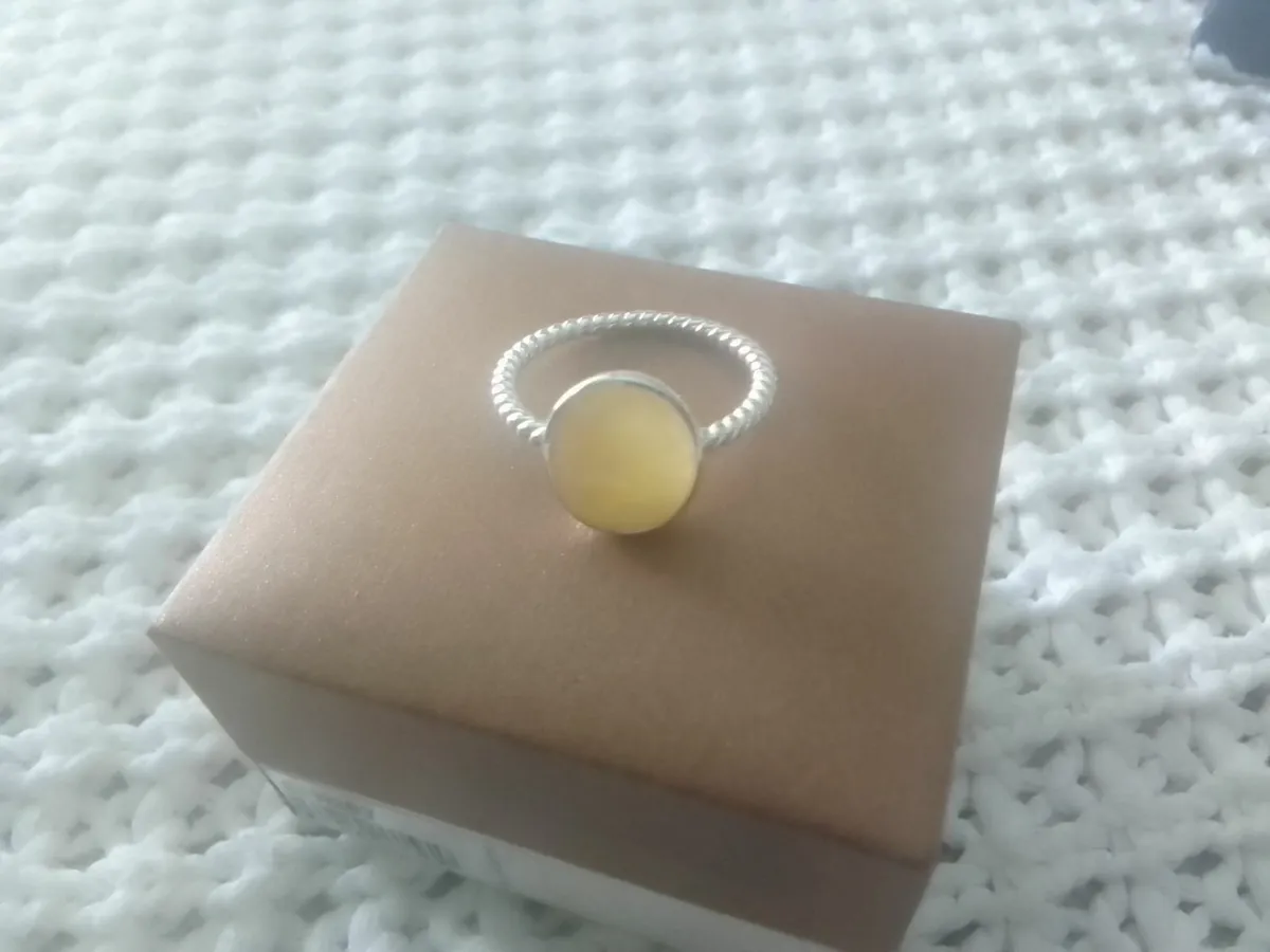 STERLING SILVER BUTTERSCOTCH AMBER RING SIZE M - Image 1