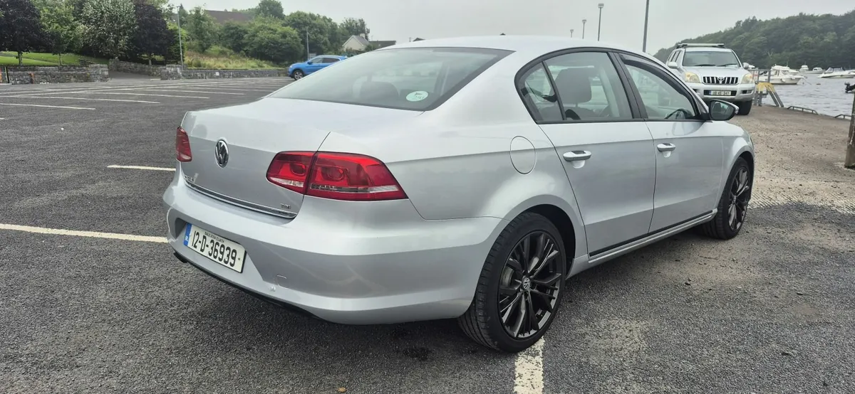 Volkswagen Passat 2012 - Image 3