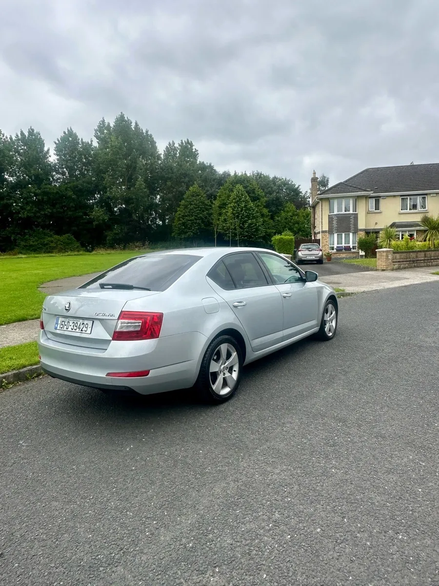 2015 Skoda Octavia 1.6 tdi 5 speed manual - Image 2