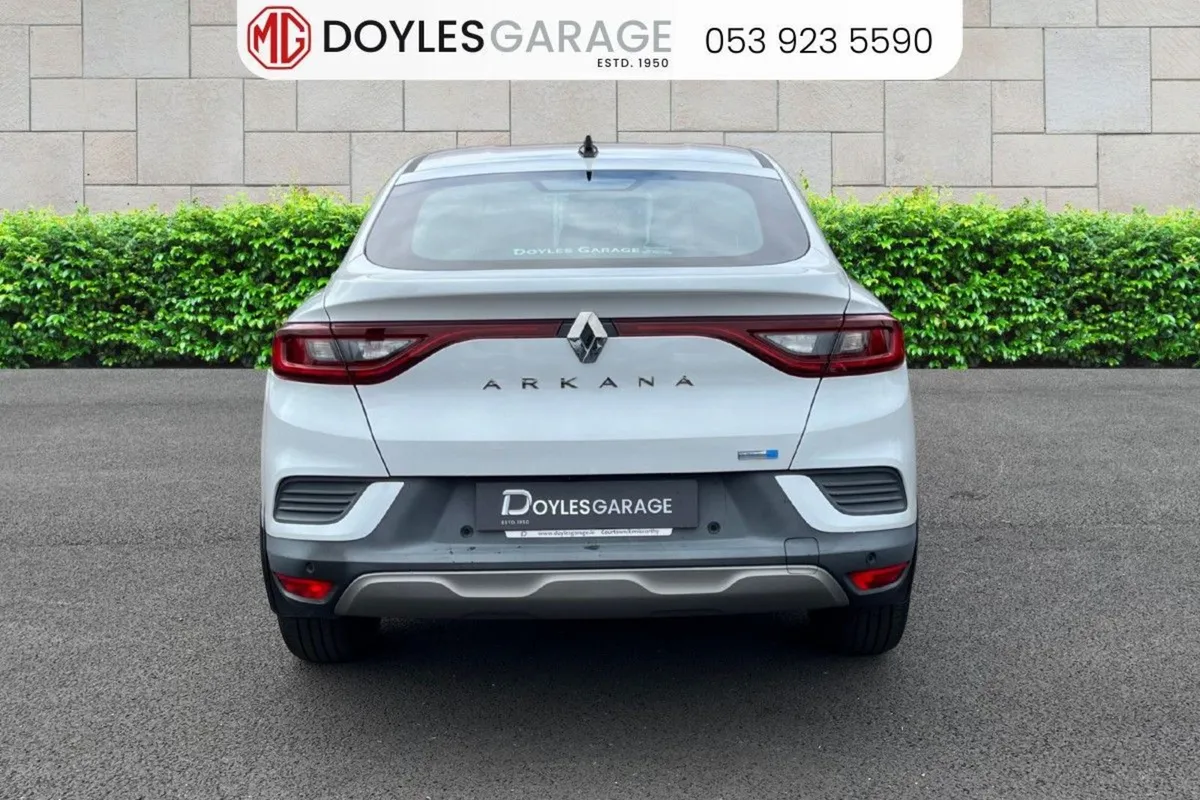 Renault Arkana Iconic E-tech Hybrid 145 Auto - Image 4