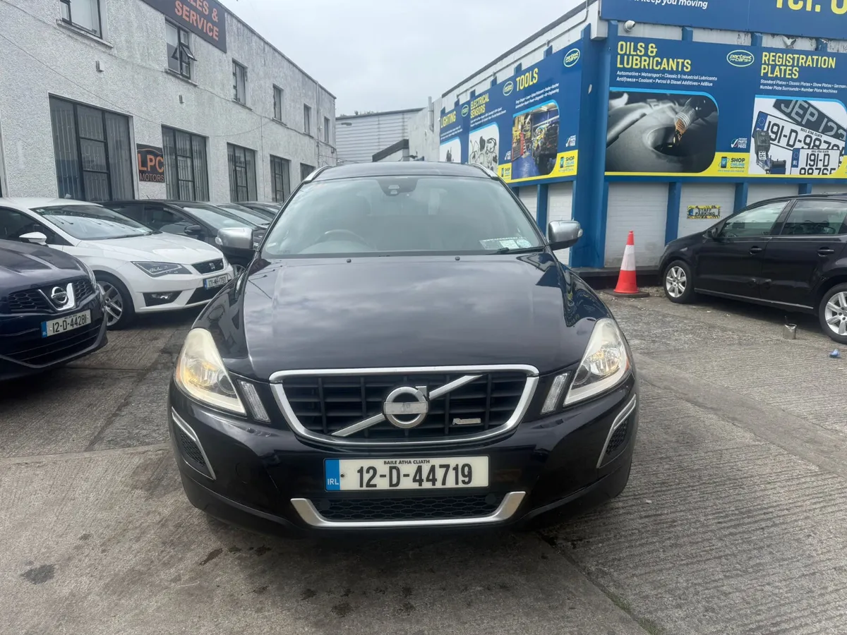 Volvo XC60 2012 Automatic R Design - Image 3