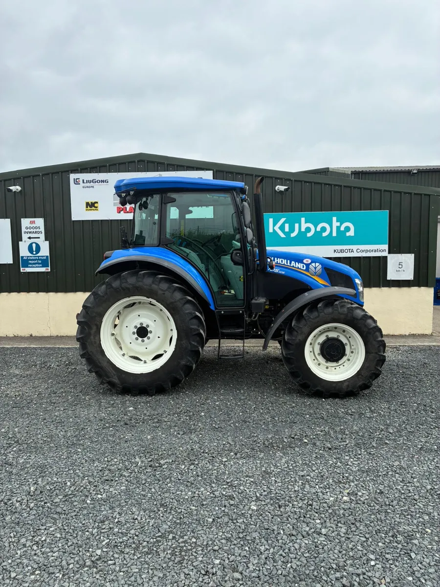 New Holland TD5.105 Tractor - Image 3