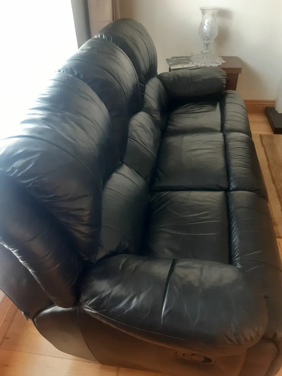 Living room couch and chairs - Image 1