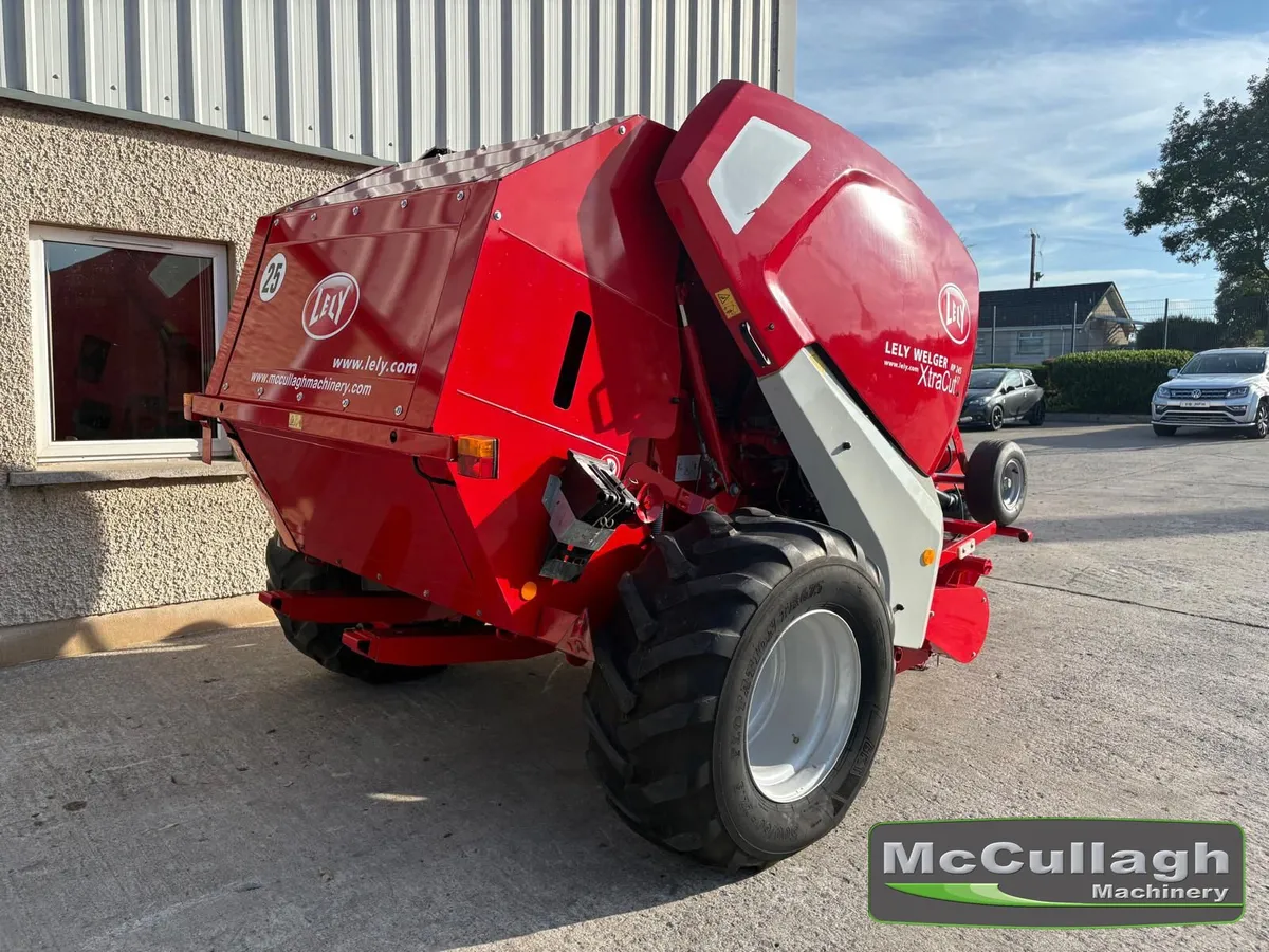 2013 Lely 245 17 Knife Xtracut Round Baler - Image 2