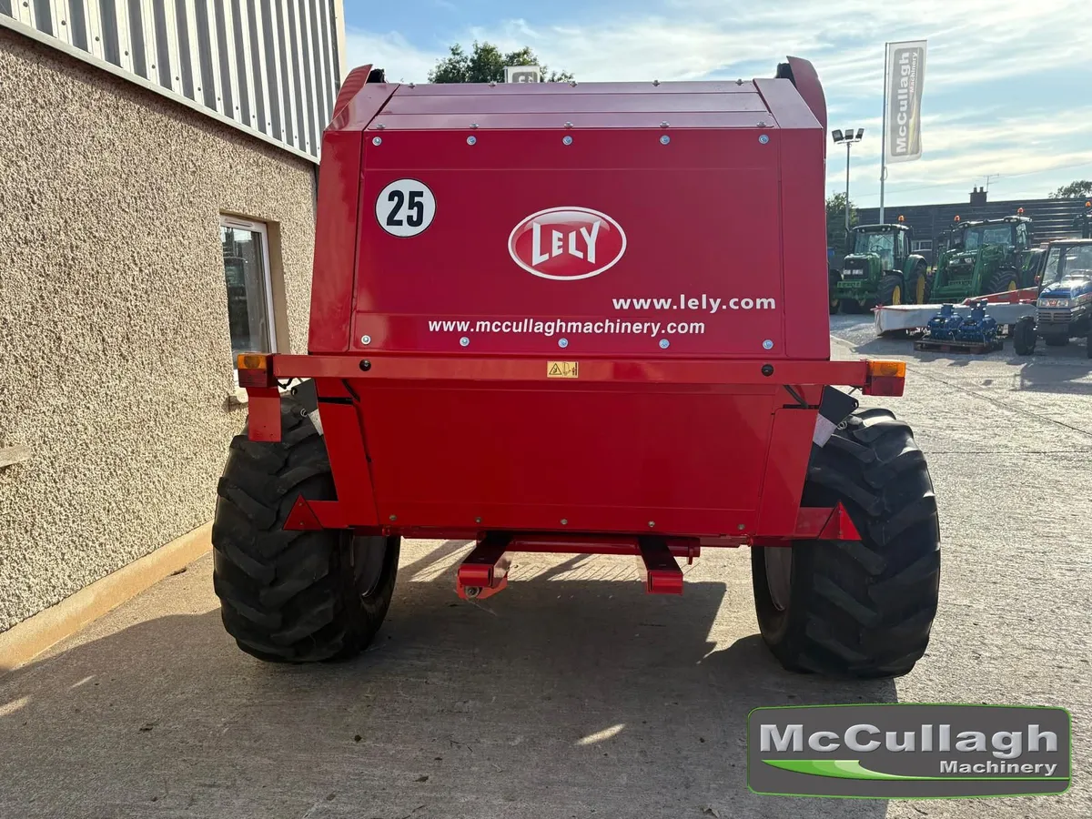 2013 Lely 245 17 Knife Xtracut Round Baler - Image 3