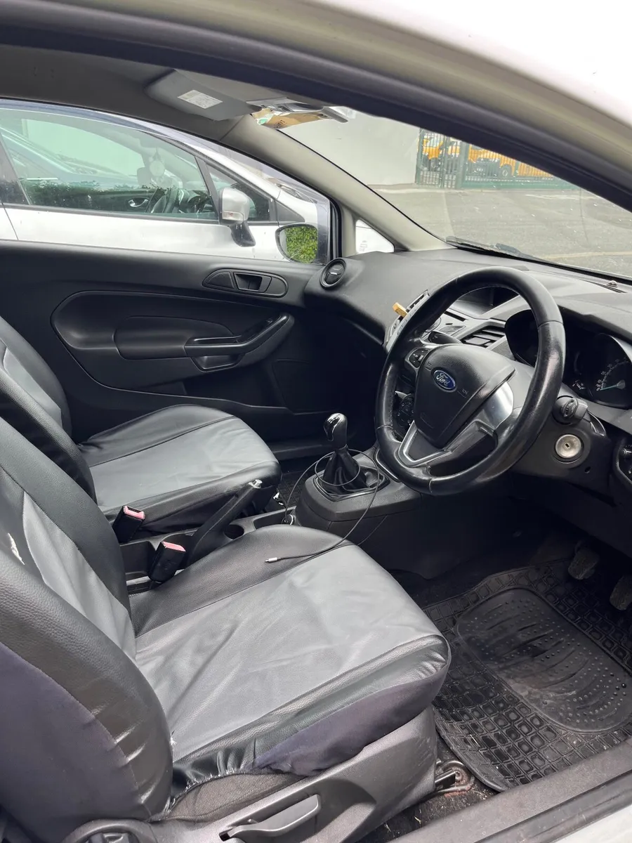 FORD FIESTA 1.6 TDCI ECONETIC TECH 3DR VAN - Image 3