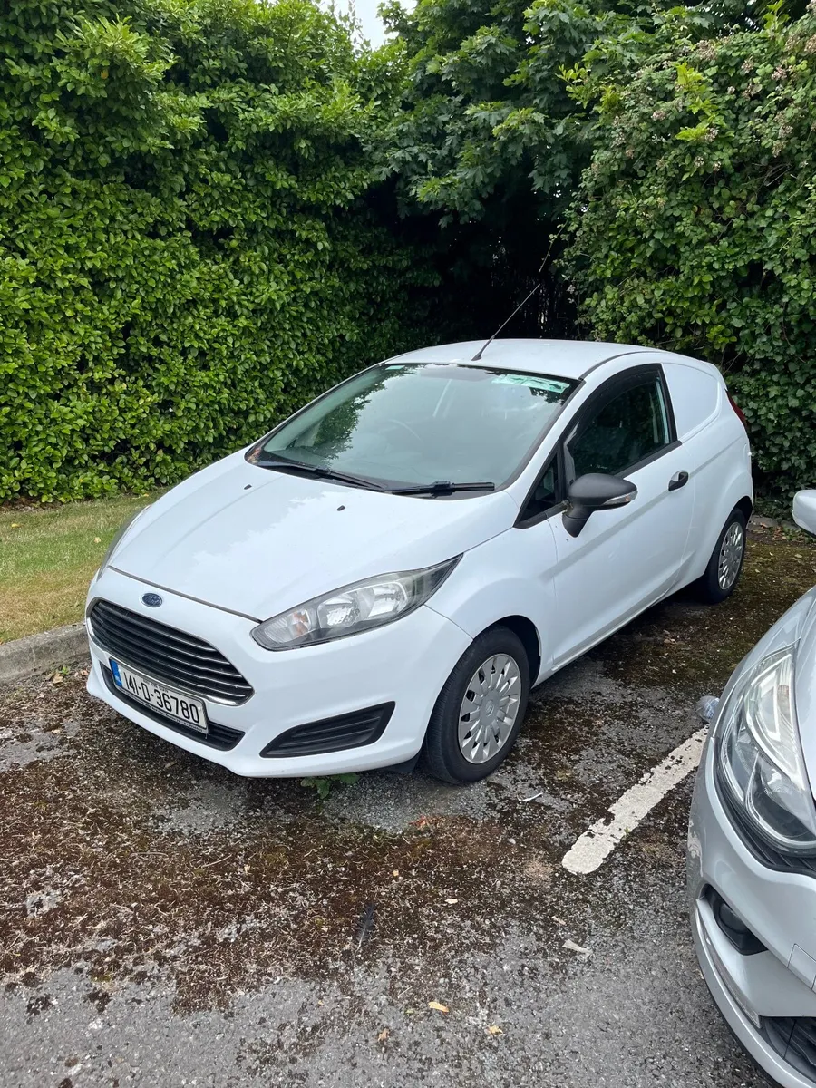 FORD FIESTA 1.6 TDCI ECONETIC TECH 3DR VAN - Image 1