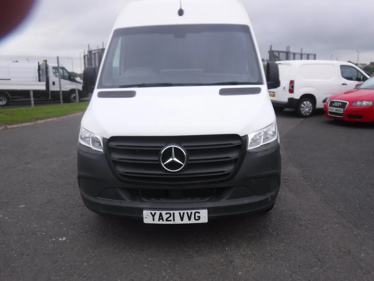 Mercedes Sprinter 2021 mwb high roof . 56795 miles - Image 3