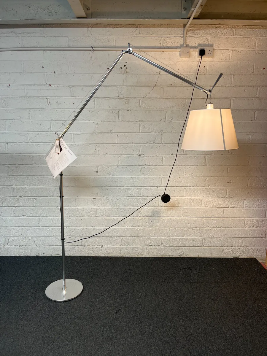 Artemide Mega floor lamp (RRP € 1000) - Image 1