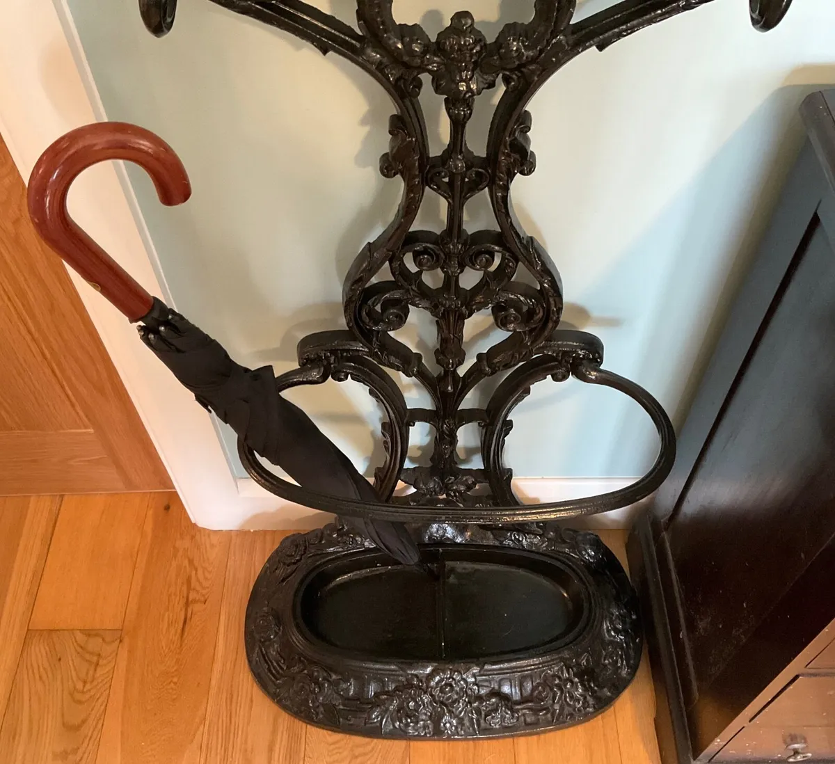 Cast iron hall stand - Image 4