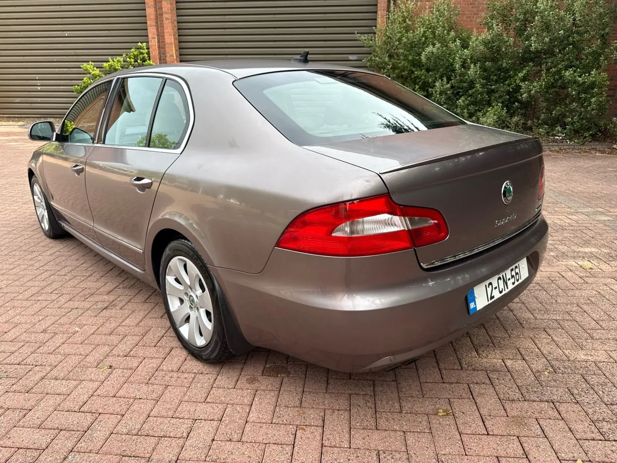 Skoda Superb - Image 4