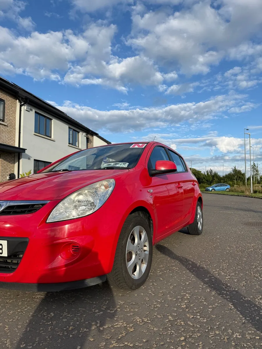 Hyundai i20 -great condition - Image 1