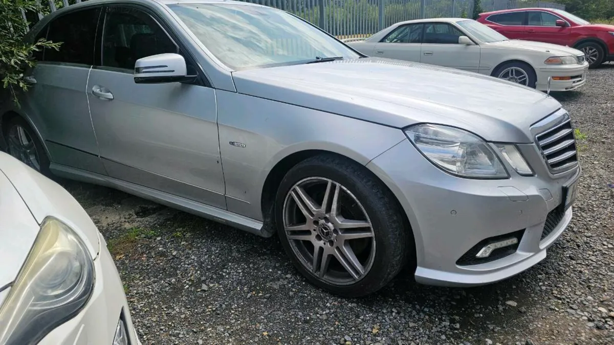 2011 MERCEDES E200 CDI - Image 2