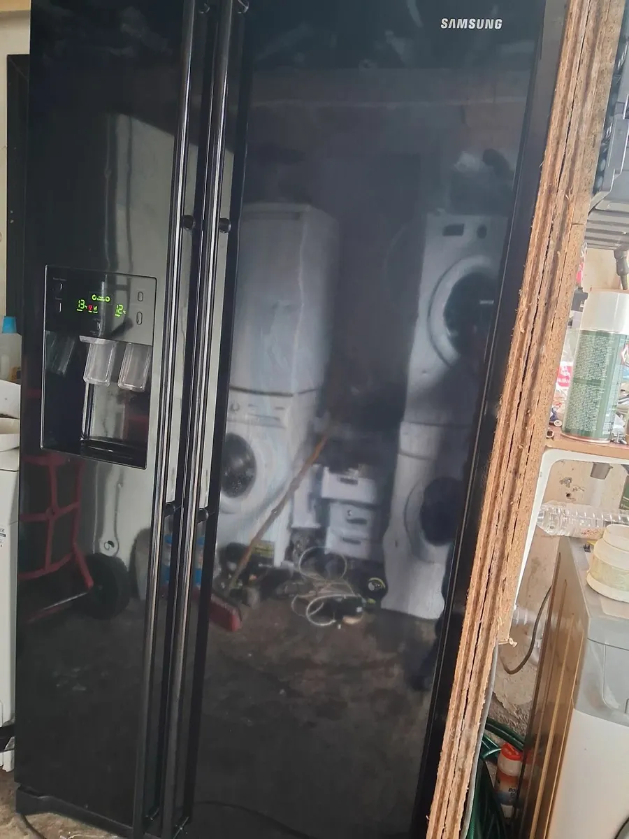 SAMSUNG AMERICAN FRIDGE AND FREEZER - Image 1
