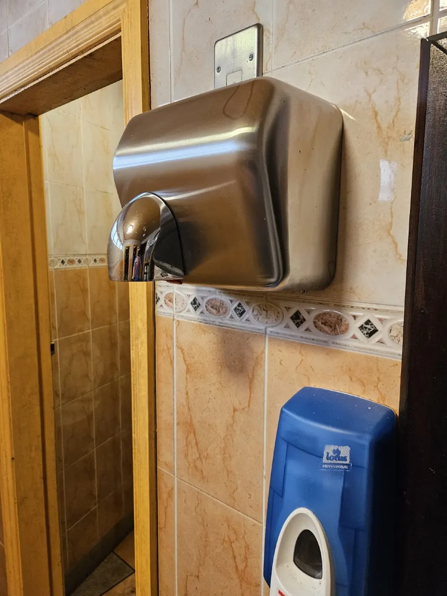 Hand dryer - Image 2