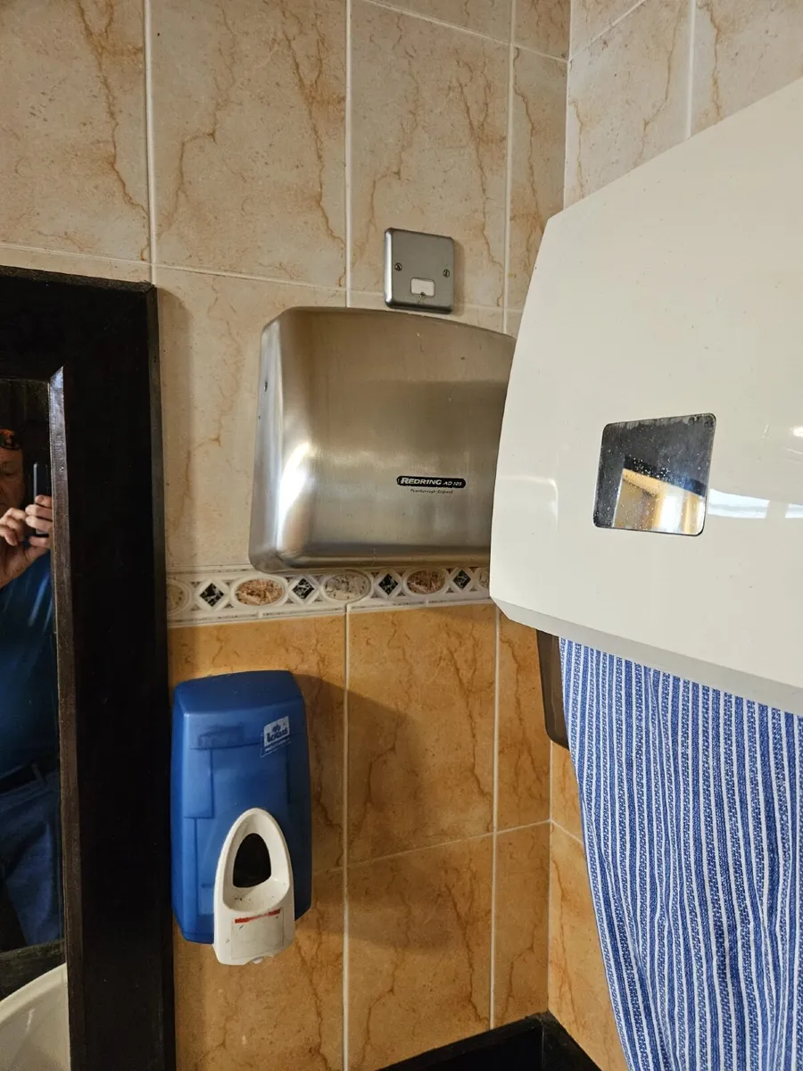 Hand dryer - Image 3