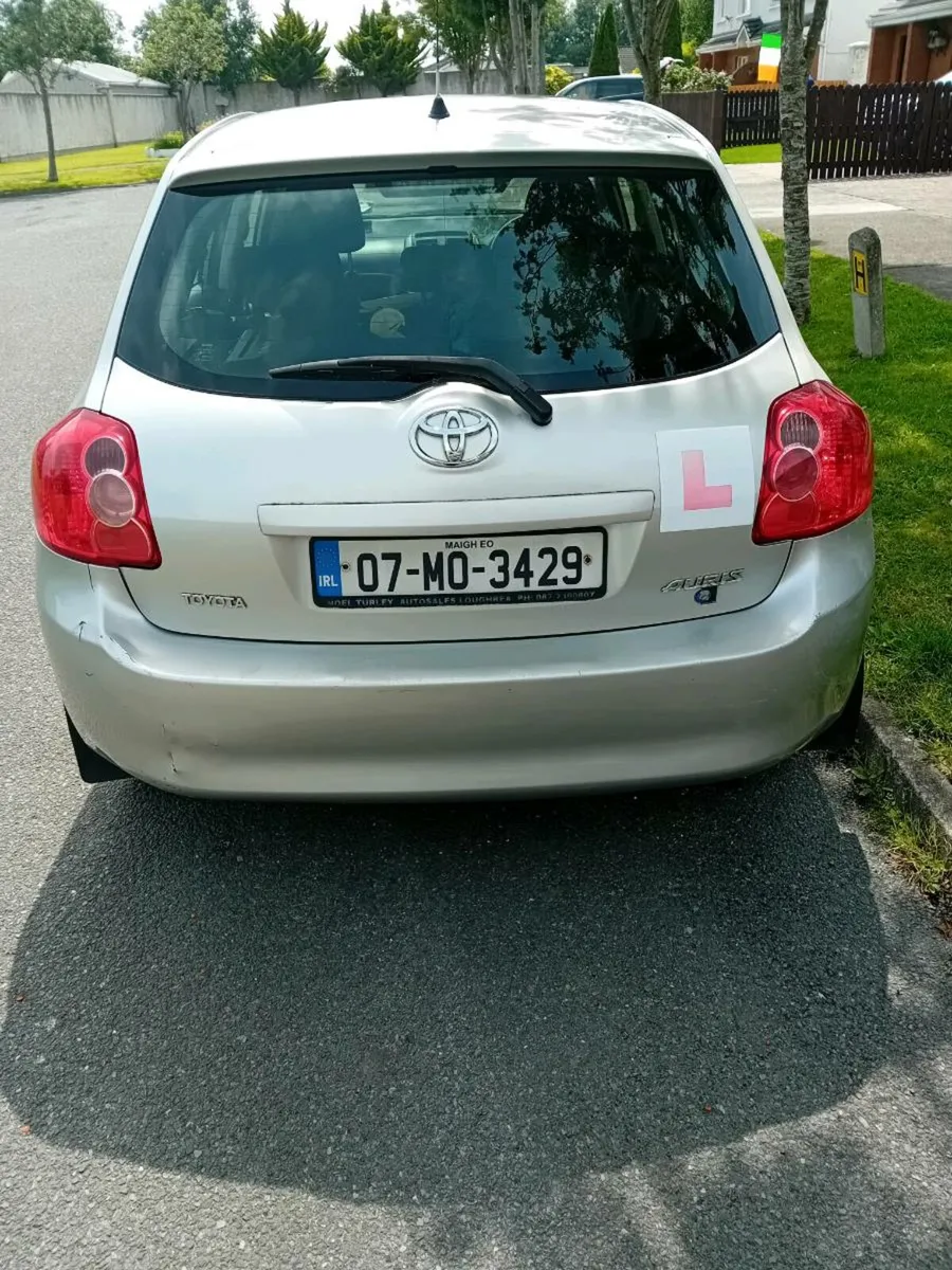 O7 Toyota Auris 1.4 petrol NOW SOLD - Image 4