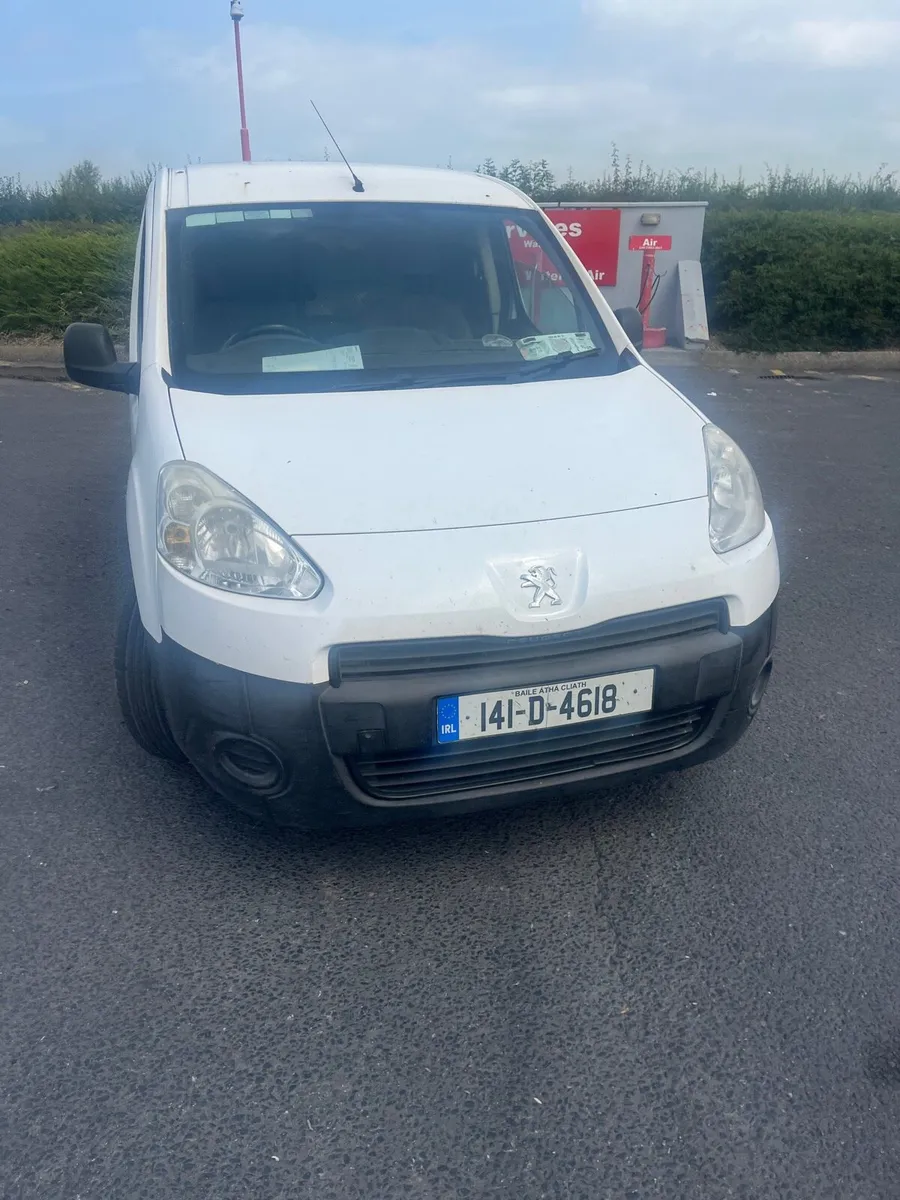 Van in test - Image 1