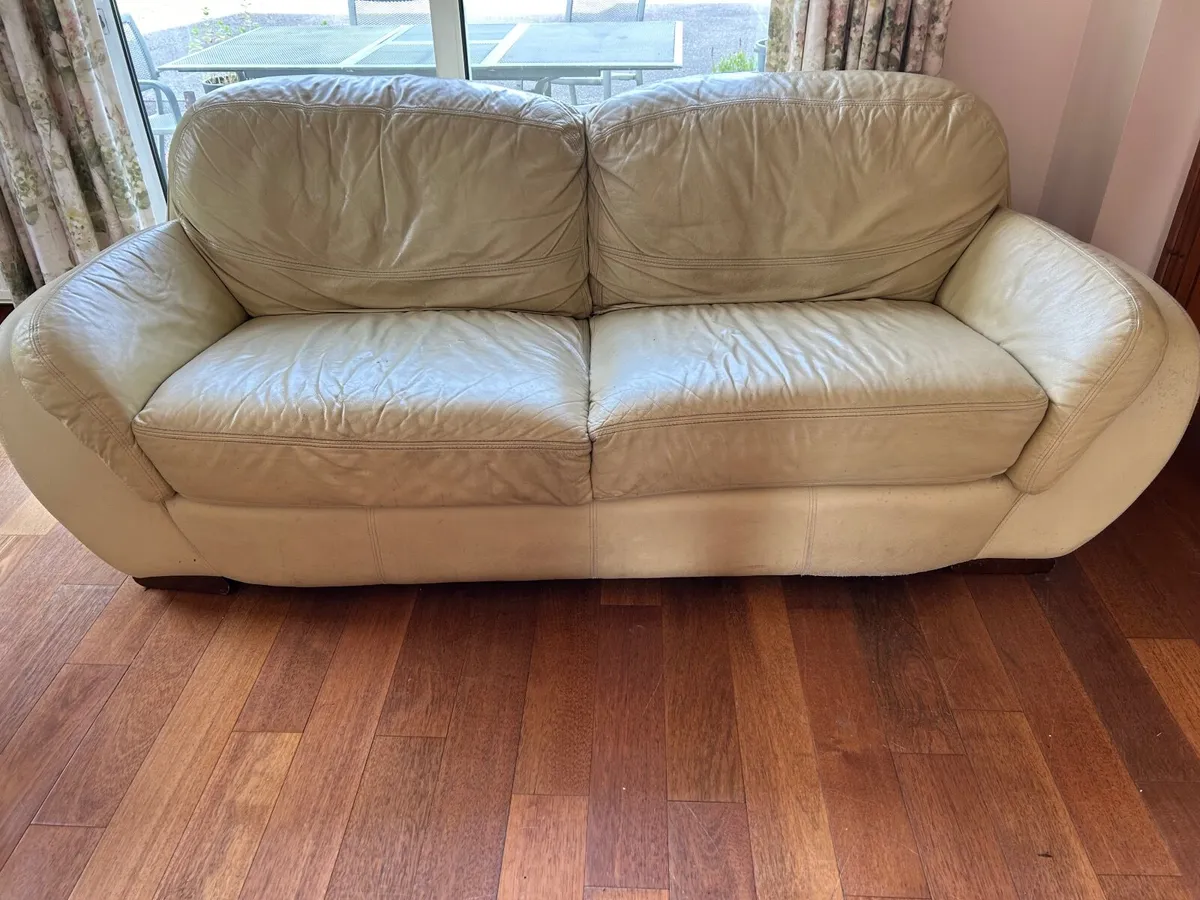 3 seater cream leather sofa - Image 1
