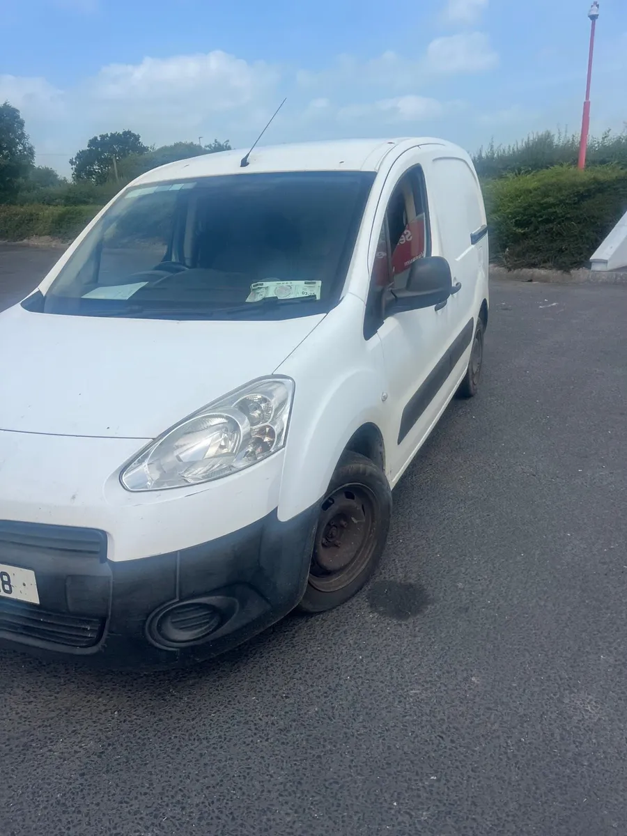 Van in test - Image 2