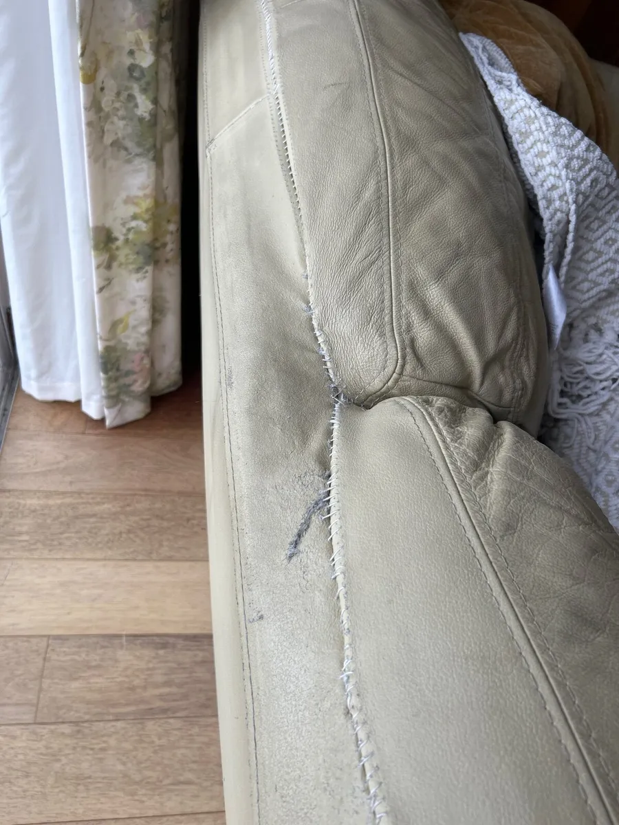 3 seater cream leather sofa - Image 2