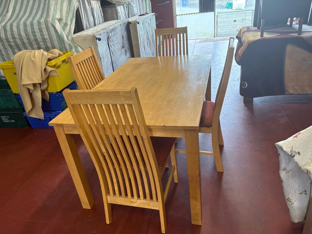 Kitchen table & 4 chairs - Image 2