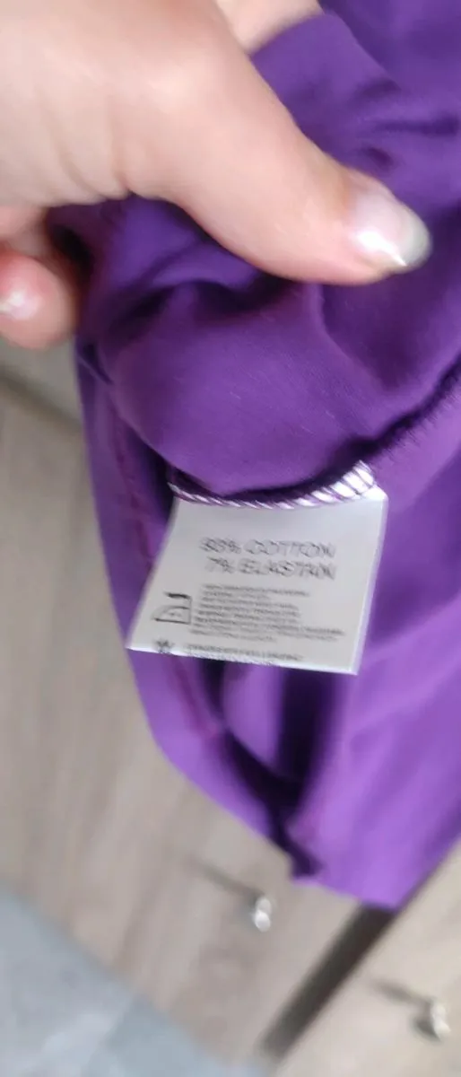 Man t shirt size fits s sm - Image 4