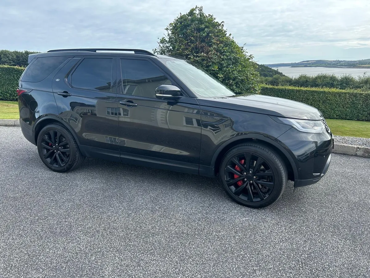 2022 Land Rover Discovery Campaign Edition SE - Image 1