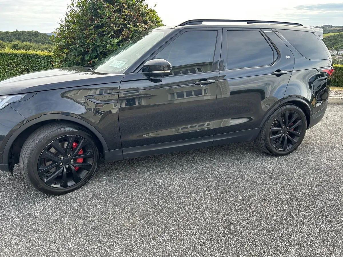 2022 Land Rover Discovery Campaign Edition SE - Image 3