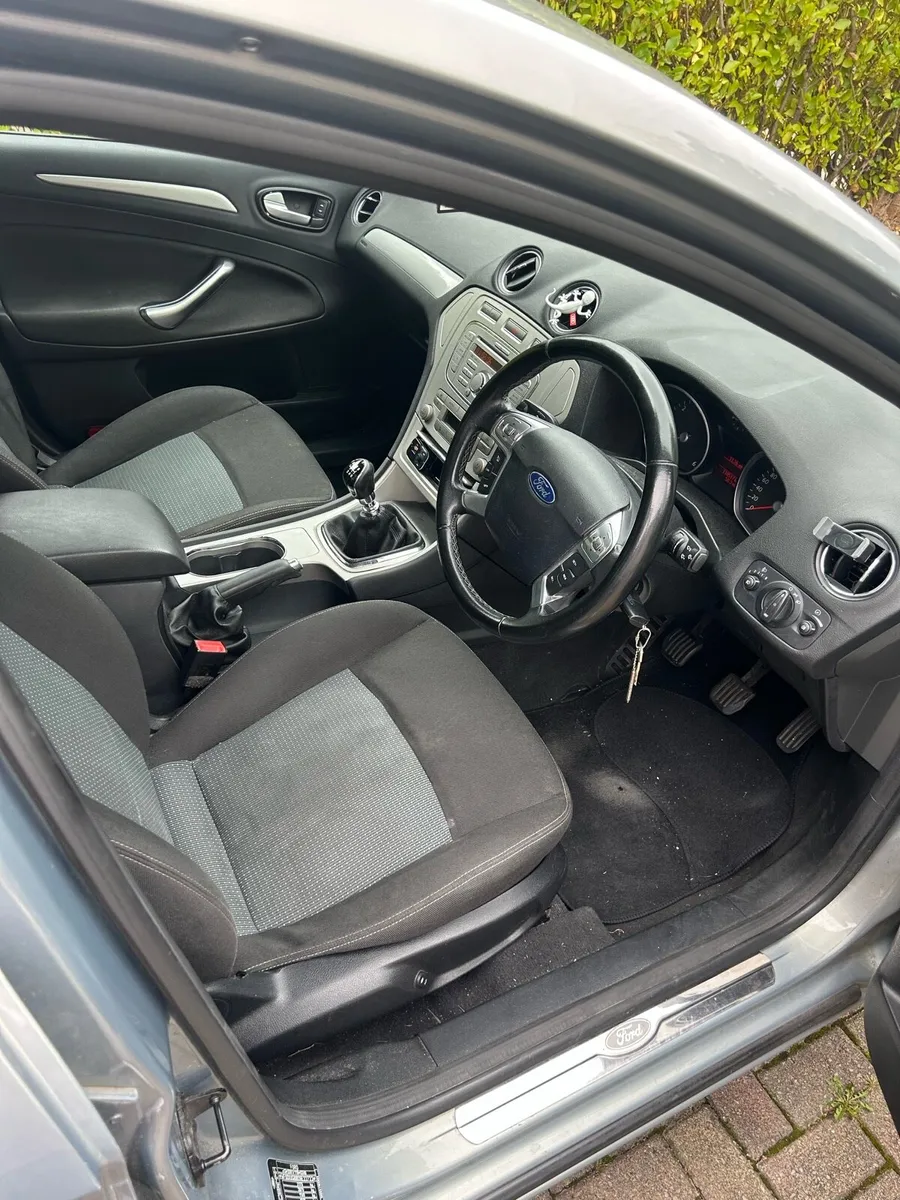 Ford mondeo - Image 4