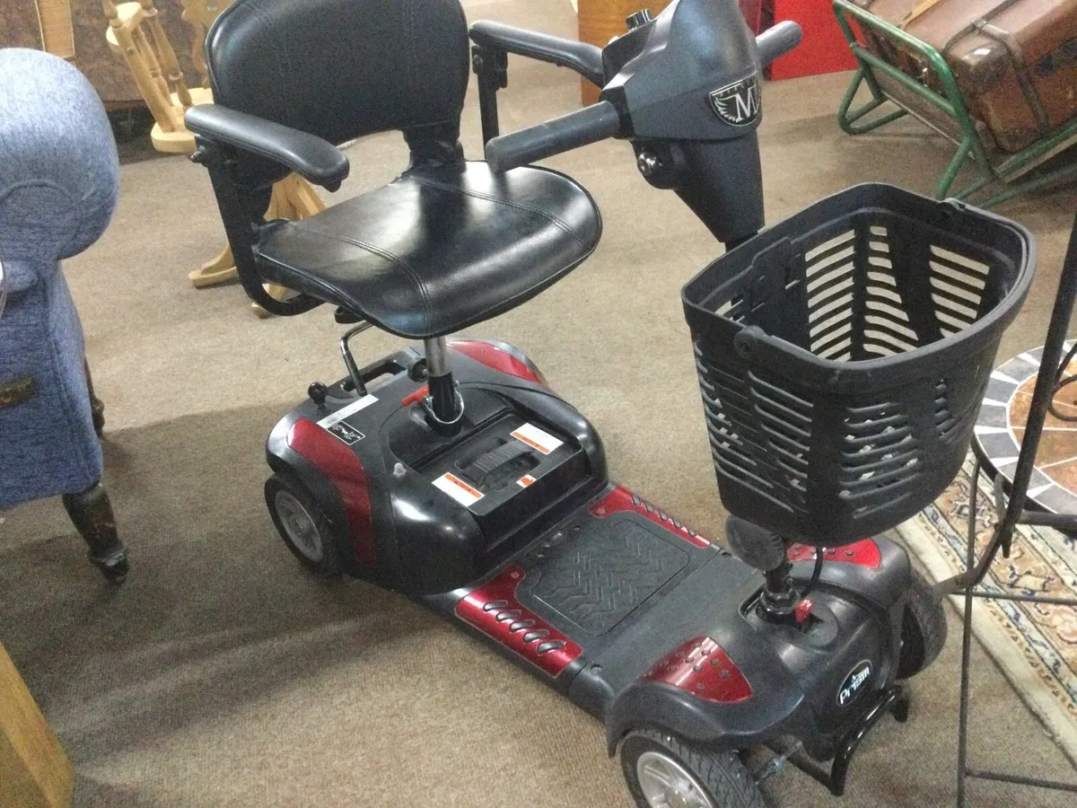 A lightweight mobility scooter - Image 2