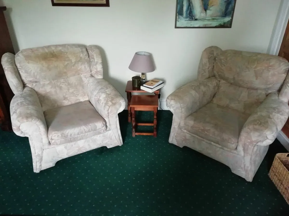Three piece Suite - Image 2