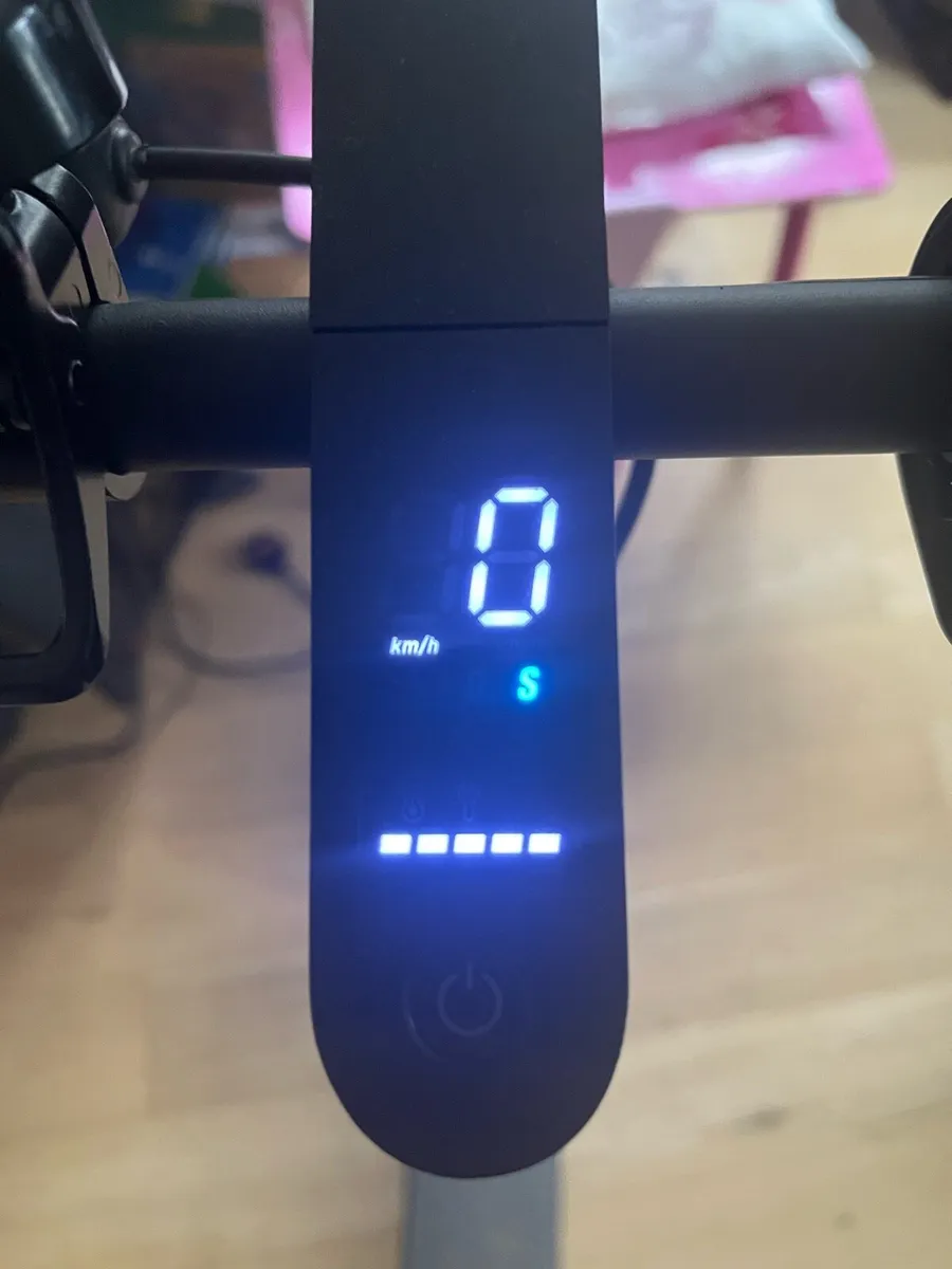 Xiomi Mi Essential Electric Scooter - Image 3
