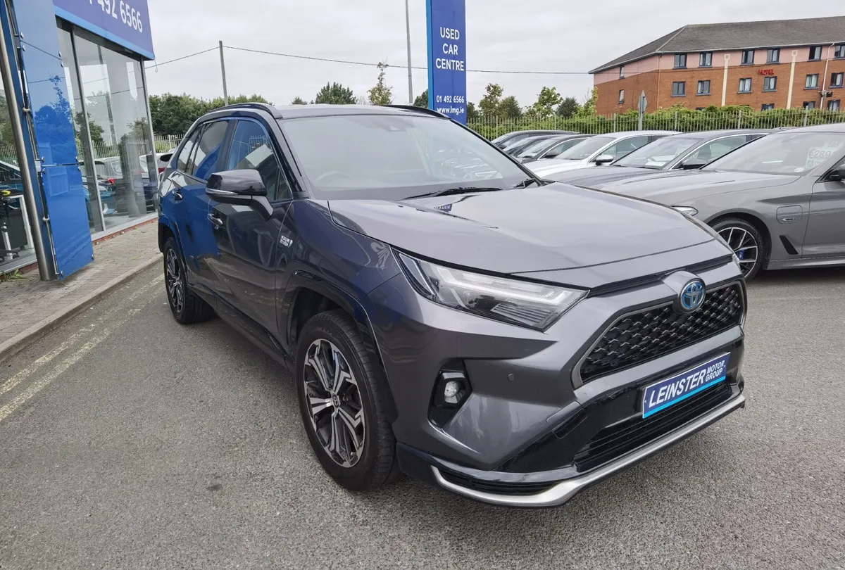 TOYOTA RAV4 2.5 DYNAMIC AWD PETROL PLUG-IN HYBRID - Image 3