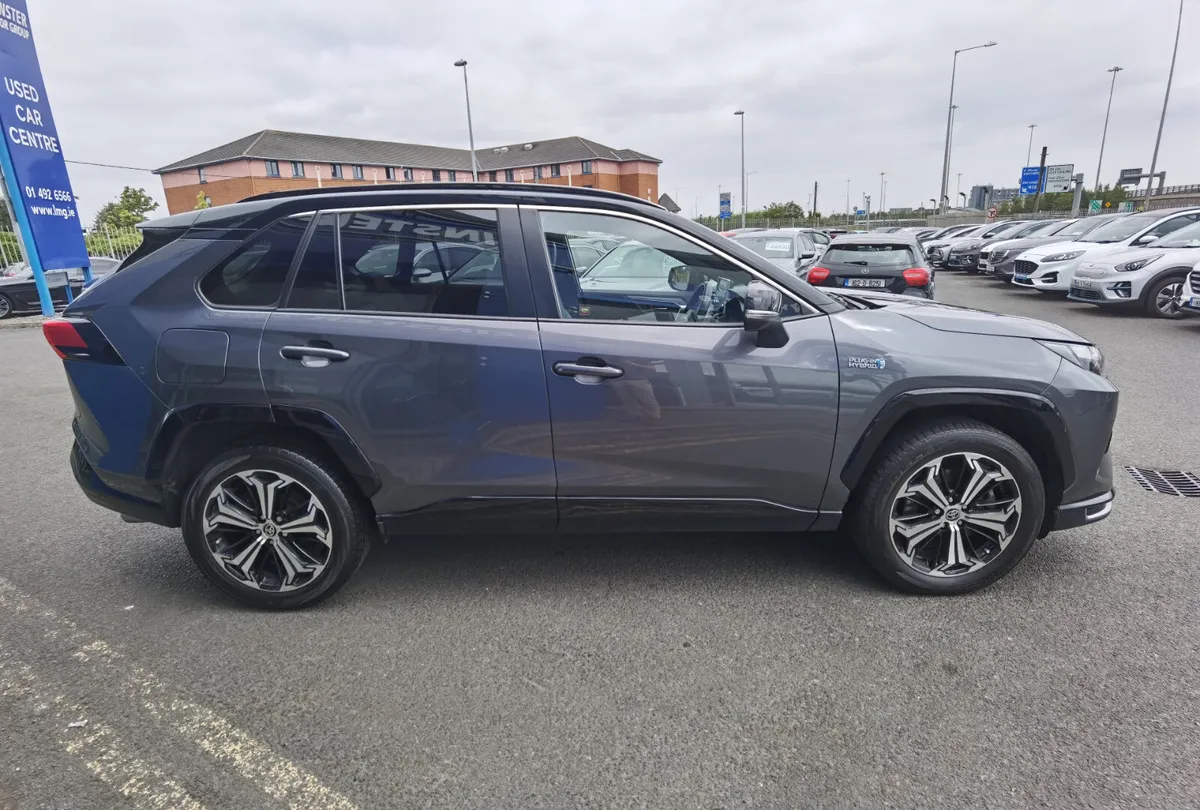 TOYOTA RAV4 2.5 DYNAMIC AWD PETROL PLUG-IN HYBRID - Image 4
