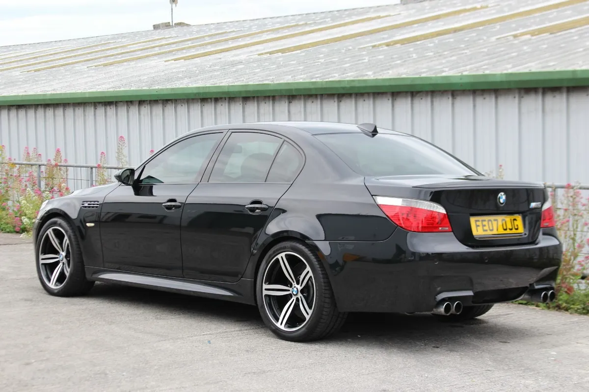 BMW M5 2007 E60 SMG - Image 2
