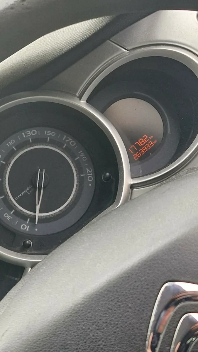 Car - Image 4