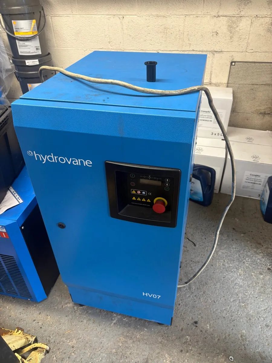 Hydrovane HV07 7.5kw air compressor - Image 1