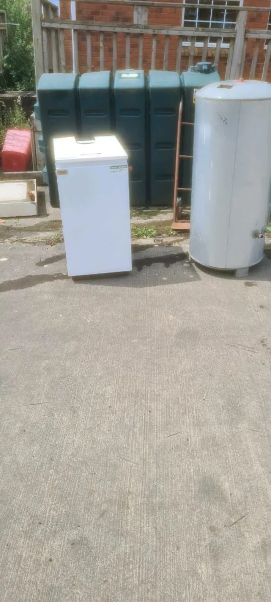 Fire bird oil boiler, hot water cylinder and oil t - Image 1