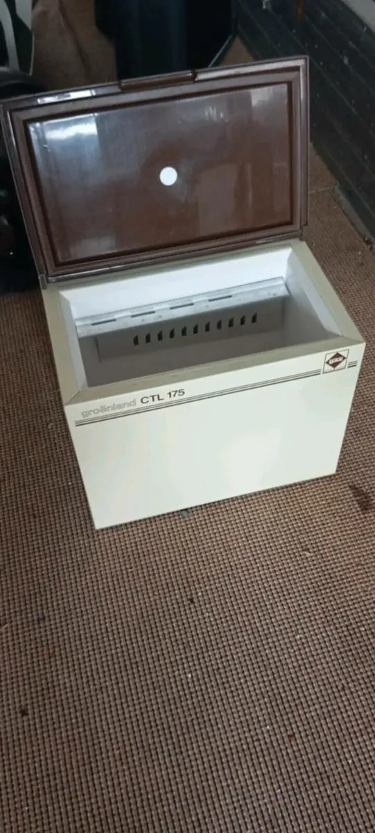 Three way fridge. - Image 4