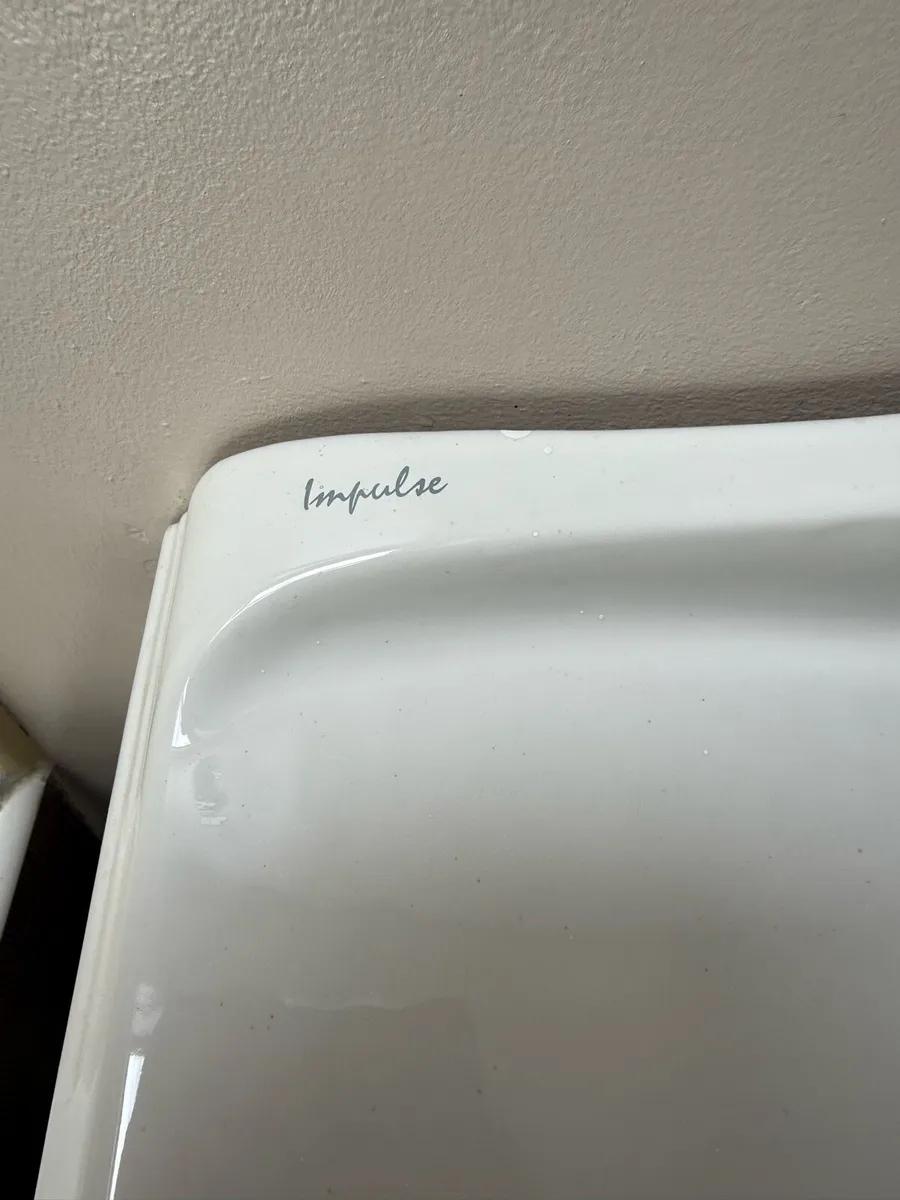 Toilet - Image 2