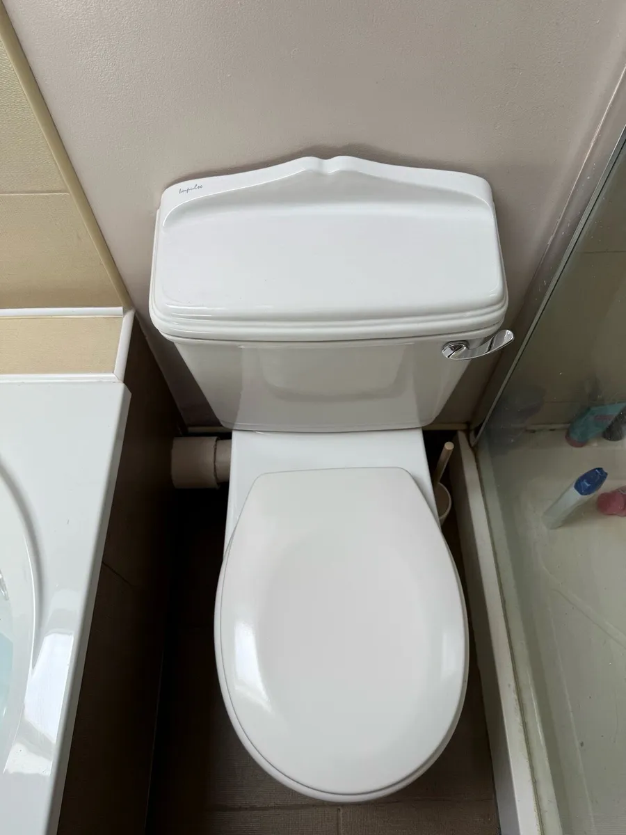 Toilet - Image 3