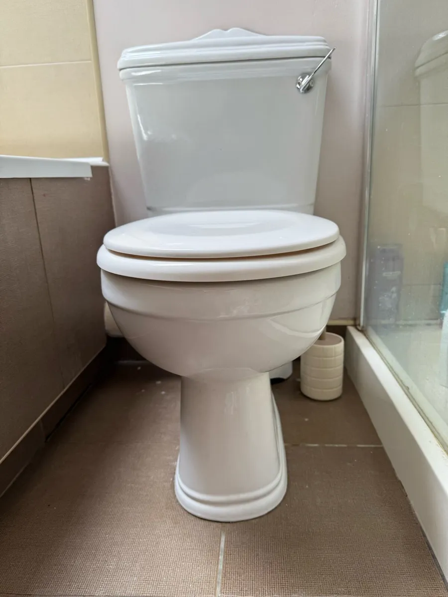 Toilet - Image 4